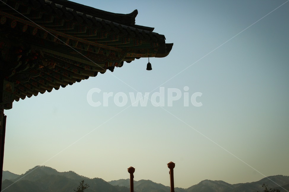 사찰,절,종,처마,풍경,하늘,평화,고요,한국전통,traditional,landmark,touristattraction,한국랜드마크,한국관광지,한국명소,korealandmark,koreatouristattraction,종교,한국전통,한국문화,korean traditional,korean culture,종교,신앙,religion,belief,faith,건축물,건물외관,exterior,building,structure,architecture,construction