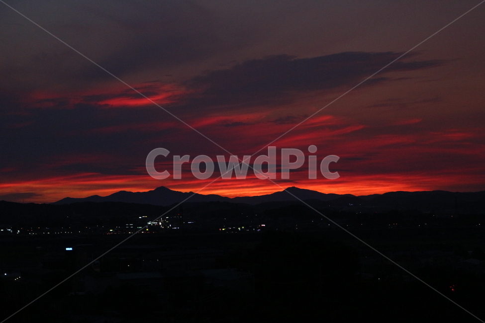 노을,저녁,붉은노을,하늘,감성,야경,저녁노을,빨간색,풍경,선셋,일몰,sunset,sky,night,red,자연,풍경,nature,landscape,dawn,새벽,red sky,붉은 하늘,outdoors,옥외,dusk,황혼