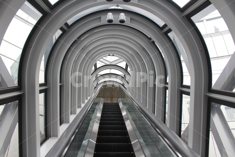 에스컬레이터,어두움,지그제그,빌딩,도시,건축물,건물외관,exterior,building,structure,architecture,construction