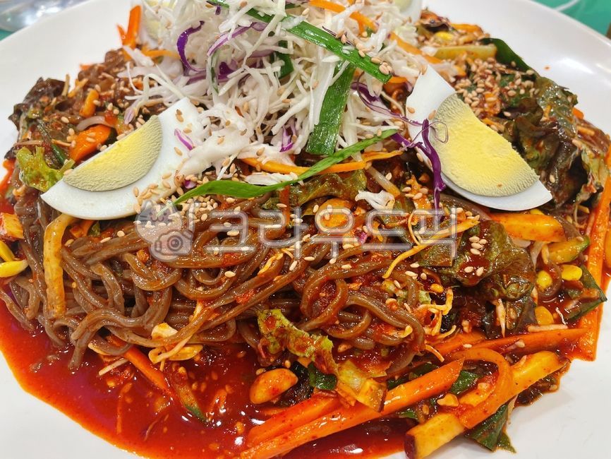 seasoning,egg,vegetables,bibim makguksu,ingredients,buckwheat noodles,cooking,mix,boiled eggs,bibim noodles,noodles,cook,food,meal,noodle dishes,dish,Buckwheat bibim noodles,mukbang,makguksu