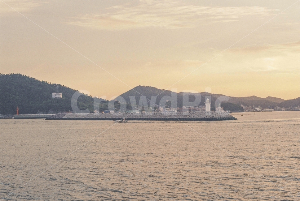 바다,노을,감성사진,등대,완도,필름사진,자연,풍경,nature,landscape,등대,lighthouse,감성,sensible,feeling,outdoors,옥외,land,땅,ocean,대양,water,물,sea,shoreline,해안선