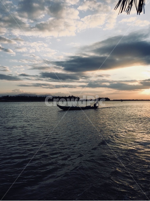 베트남,강,노을,배,황혼,자연,풍경,nature,landscape,vehicle,차량,transportation,교통,watercraft,선박