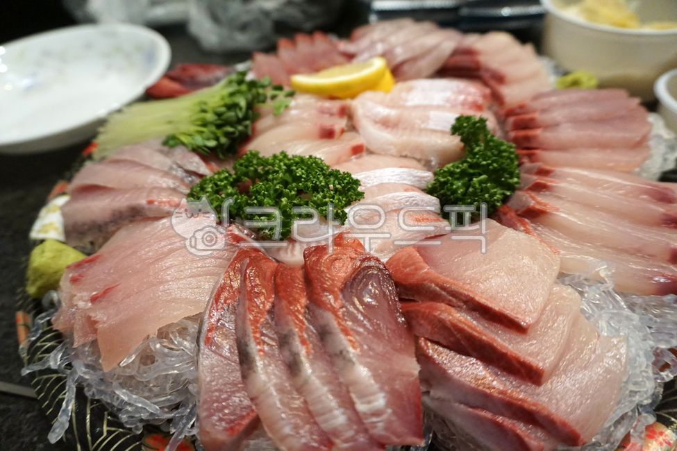 fish,Assorted raw fish,episode,sashimi,Assorted sashimi,defense club,food