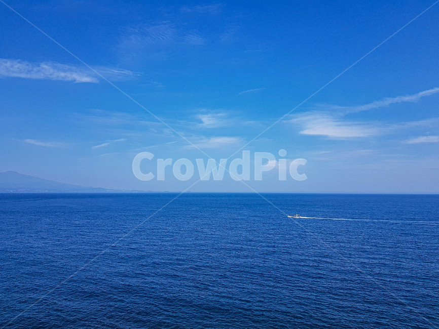 하늘,감성,휴식,힐링,구름,푸른,맑음,자연,nature,emotion,sky,cloud,blue,sunny,healing,rest,바다,sea,푸른바다,경치,landscape,풍경,scenery,파도,wave,감성사진,배