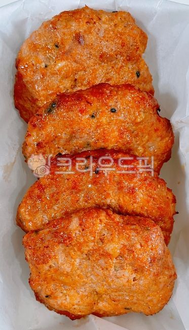 Spicy,paper foil,cook,packaging,pork,Tteokgalbi,food,pig,meal,dish,meat,ingredients,cooking,Spicy rice cake ribs