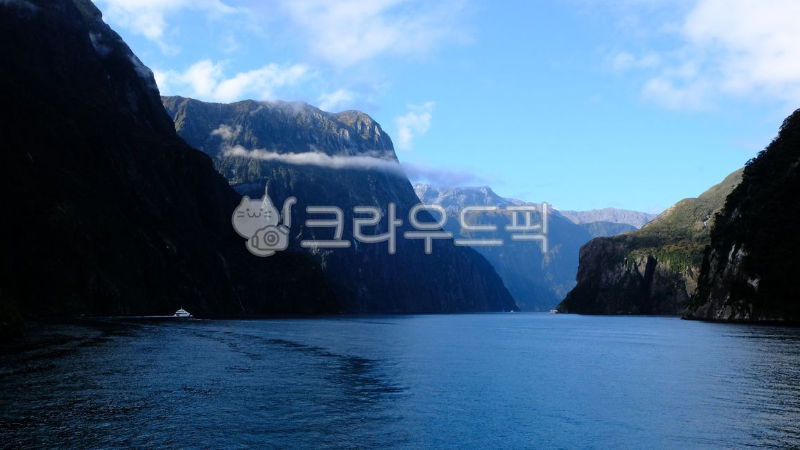 beautiful,피오르드,뉴질랜드,밀포드사운드,beauty,blue,cascade,cliff,coast,fall,famous,fiordland,fiordlandnationalpark,fjord,forest,glacier,green,landscape,milford,milfordsound,milfordsoundnewzealand,mountain,national,natural,nature,new,newzealand,outdoor,park,peak,river,rock,scenery,scenic,serene,sound,southisland,spectacular,tree,view,water,waterfall,wild,wilderness,zealand