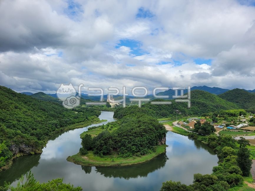 cloud,Gangwondo,Korean Peninsula Topography,Seonam Village,nature,Korean Peninsula,water,Yeongwol