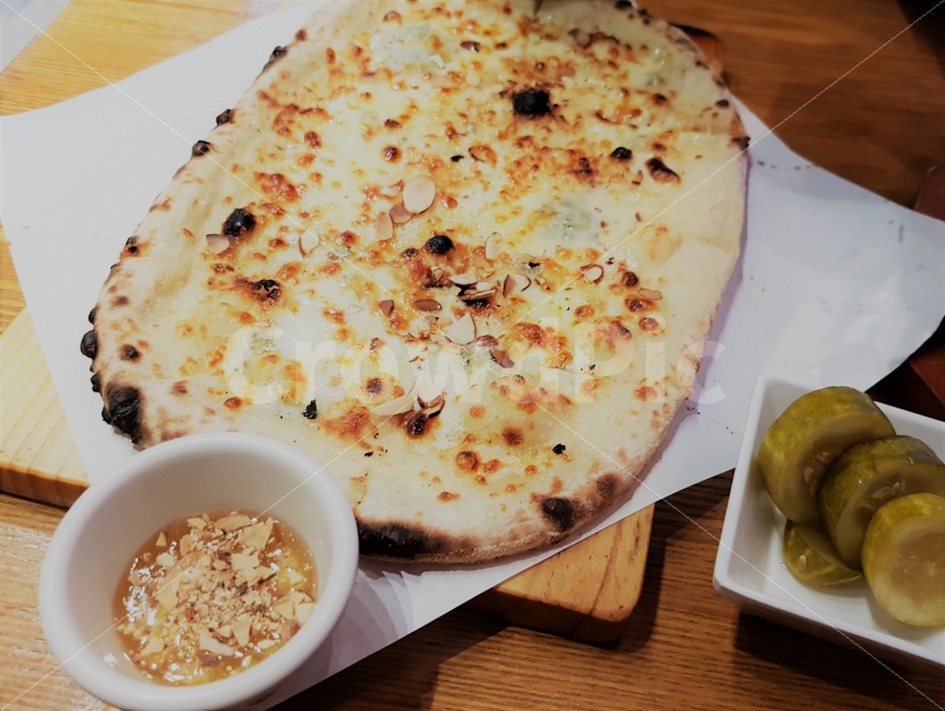 피자,이탈리안음식,이탈리아요리,이탈리아레스토랑,고르곤졸라피자,맛있는,먹다,이탈리아,pizza,italianfood,food,italydish,italy,eat,delicious,음식,식재료,요리,food,cook,meal,dishes,food reserves,빵,bread,양식,서양음식,서양요리,western food,western dishes,western meal,western cook