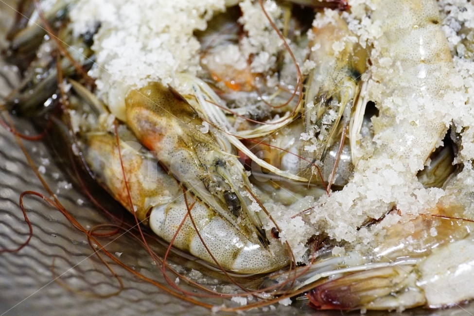 새우,shrimp,사물,오브젝트,object,food,seafood,과실,meal,dish,dishes,요리,레시피,쿡,cook,식사,dinner,디저트,dessert,싱싱,신선,맛,맛있다,맛집,요리사,주방,부엌,해물,수산물,물고기,건강,주방용품,부엌용품,반찬,음식,안주,술안주,식품,연출,연출사진,맛있는,진수성찬,산해진미,싱싱하다,신선하다,소금,굵은소금,소금절임,소금에절이다,소금절이다,음식,식재료,요리,food,cook,meal,dishes,food reserves,수산물,해산물,fishery products,seafood,연출,컨셉,콘셉,direction,concept