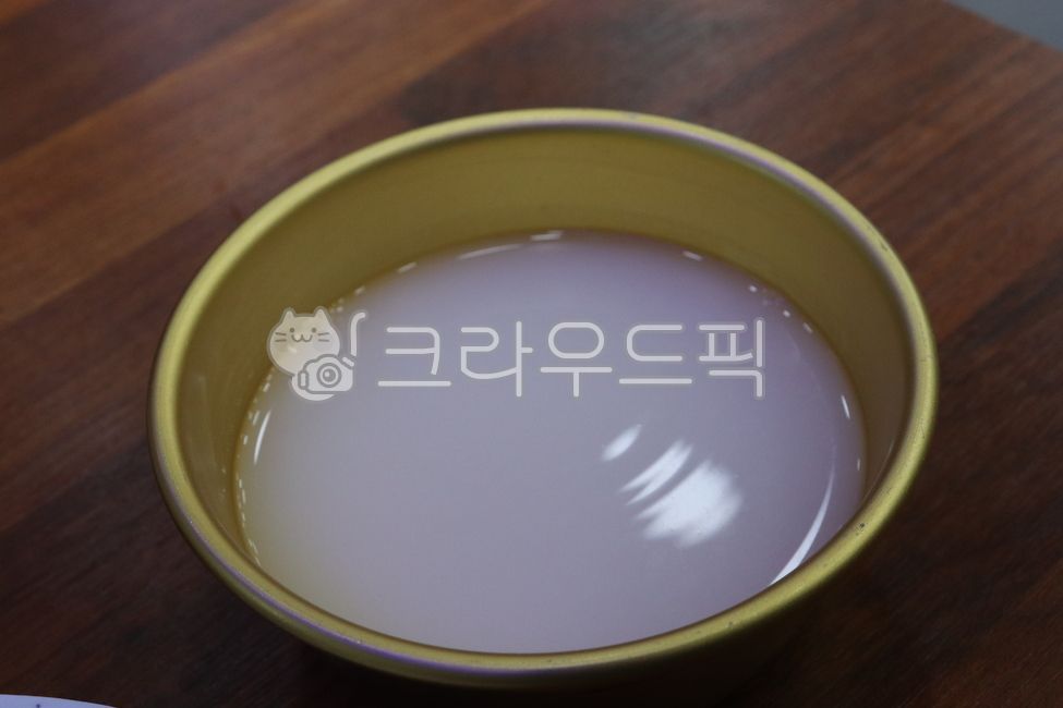 막걸리,탁주,전통술,한국술,전통음료,술,발효주,전통,부드러운,음료,makgeolli,takju,traditionalalcohol,Koreanalcohol,traditionaldrink,liquor,fermentedalcohol,traditional,smooth,beverage
