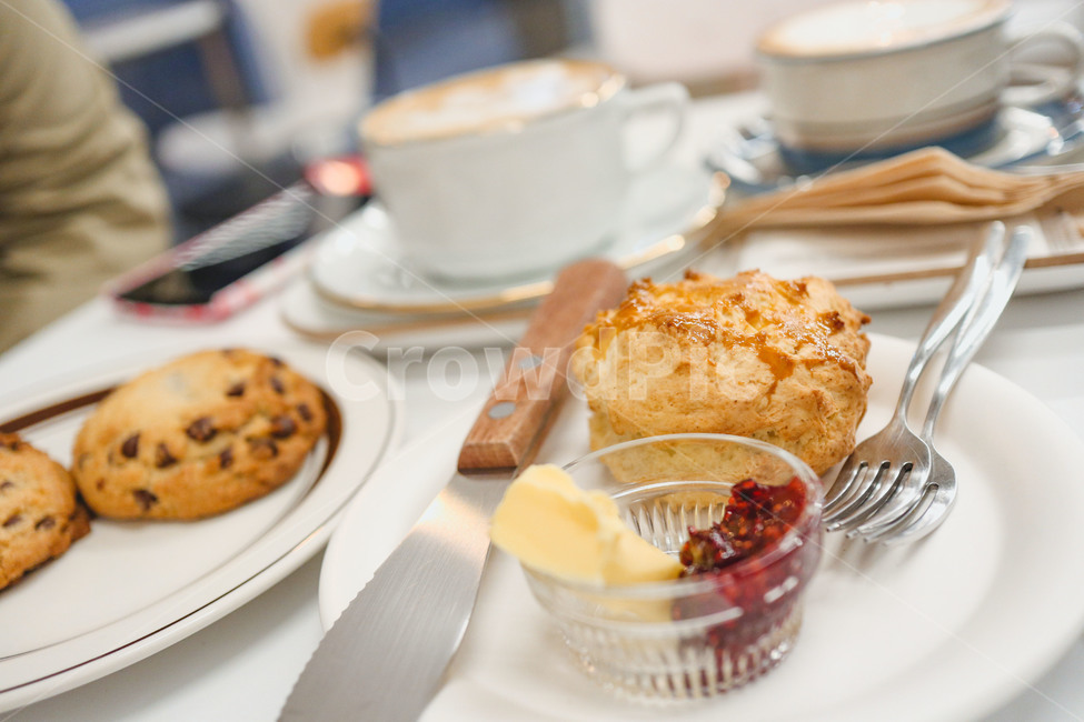 카페,디저트,커피,라떼,분위기,cafe,latte,americano,coffee,스콘,빵,초코칩,coffeelatte,cookies,bread,desert,dessert,후식,음식,식재료,요리,food,cook,meal,dishes,food reserves,디저트,간식,후식,dessert,snack