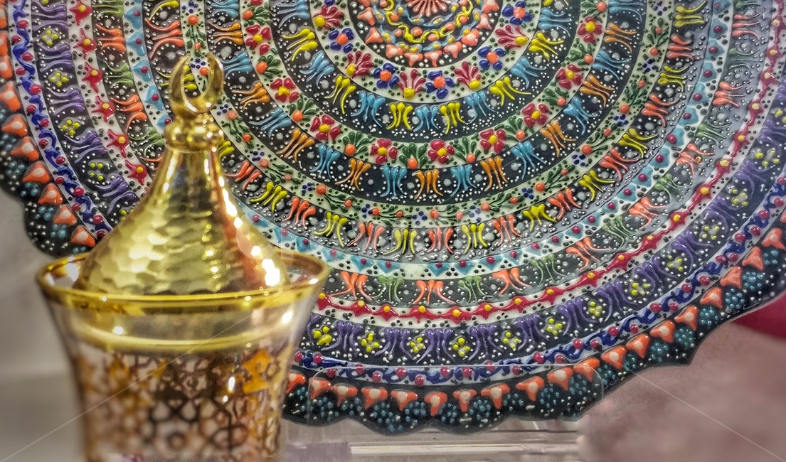 container,golden kettle,pattern,Plate,plate craft