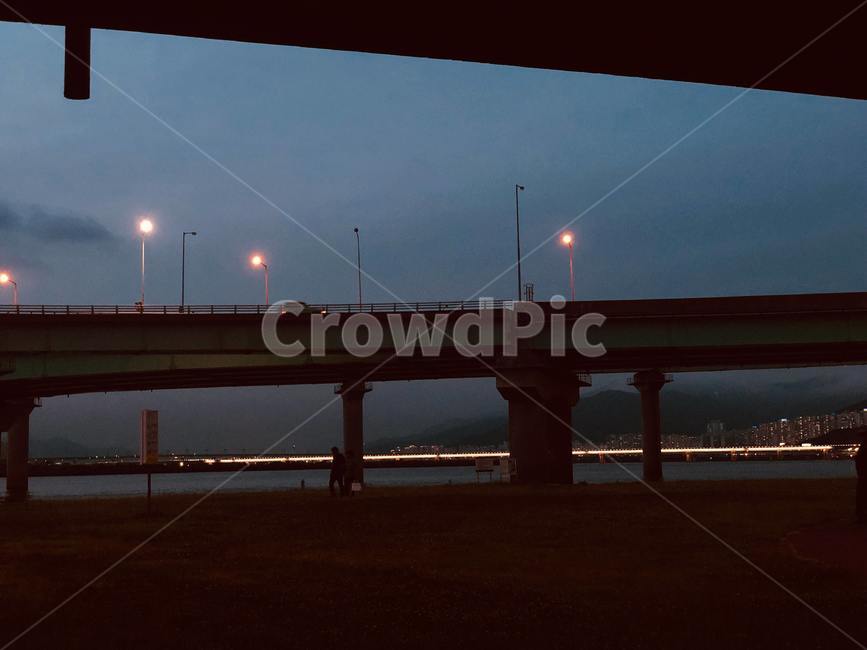 해질녘,저녁,푸른하늘,다리,도로,고속도로,가로등,강,풍경,landscape,nature,그림자,shadow,sunset,night,blue,sense,sensible,감성,감성사진