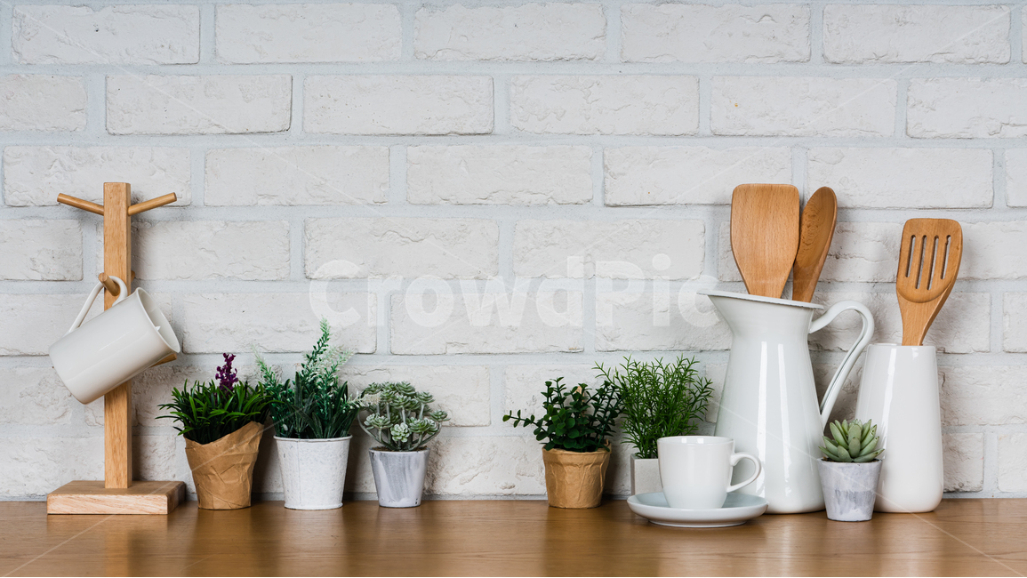 ceramic,spatula,cooking utensil,Cup drying rack,pattern,bright,Clean,inside,space,interior,pot,modern,trim,organize,coffee cup,neat,brick,cooking,kitchen utensils,kitchen,housewife,Woodenware,green,reflection,tree,shelf,flower,spoon and chopsticks,mug cup