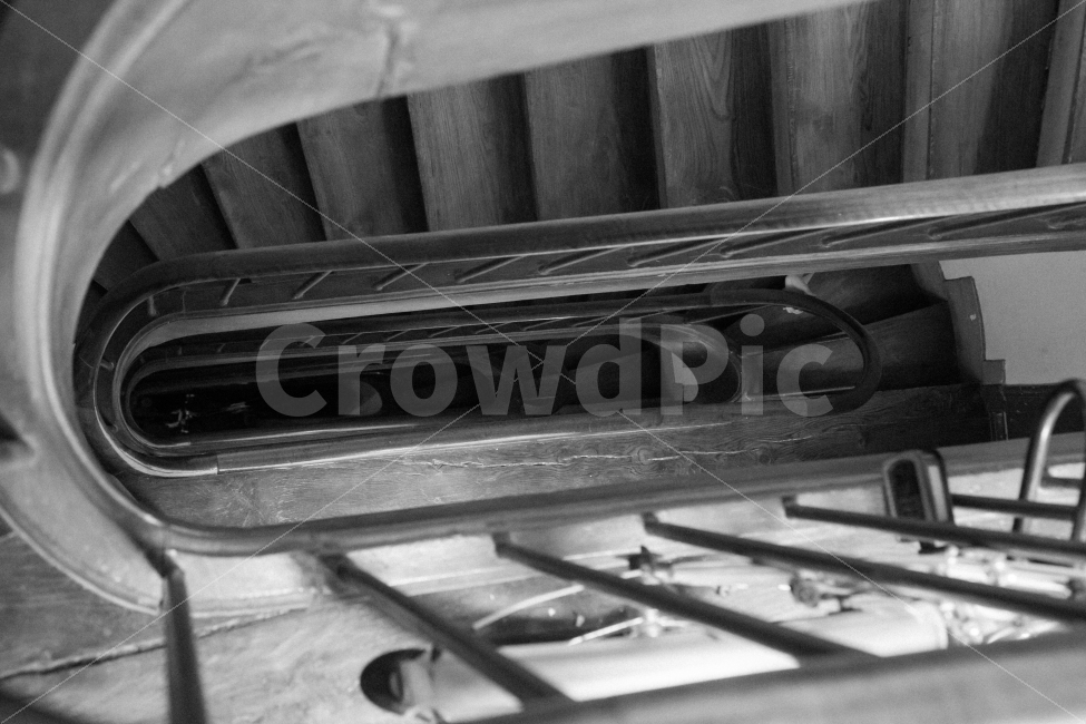 계단,나선형계단,흑백사진,엔틱,빈티지,나무계단,배경,나무,건물,층계,stairs,wood,감성사진,감성스냅,감성,흑백,인테리어,실내디자인,interior design,흑백,모노톤,monochrome,black and white