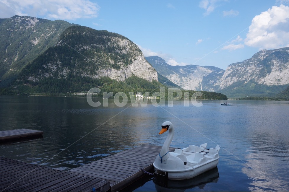 호수,보트,호숫가,백조,lake,할슈타트,하늘,산,여름,여유,감성,boat,sky,mountain,자연,nature,풍경