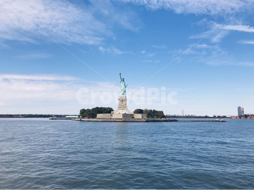 자유의여신상,뉴욕,미국,자유,동상,여신,랜드마크,관광지,statueofliberty,newyork,usa,freedom,statue,landmark,touristattraction,랜드마크,landmark,tourist attraction,해외,외국,세계,foreign,oversea,world,세계랜드마크,해외랜드마크,외국랜드마크,world landmark,world tourist attraction,land,땅,outdoors,옥외,nature,자연,shoreline,해안선,water,물,sea,바다,ocean,대양,coast,연안