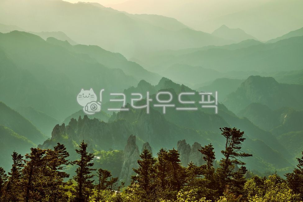 설악산,설악산국립공원,용아장성,설악산용아장성,산,능선,아웃도어,등산,산능선,바위,강원도산,한국산,mtseorak,mtseoraknationalpark,yongajangseong,mtseorakyongajangseong,mountains,ridge,outdoor,rock,gangwondo,korean,자연,풍경,경치,mountainrange,산맥,outdoors,옥외