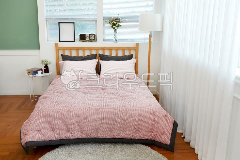 studio,bed,inside,interior light,space,furniture,modern architecture,marble floor,modernarchitecture,lighting,stand light,one room,light,plant,interiordesign,curtain,woodfloor,rentalstudio,interior,bedding,pot,marblemadak,living room,Rental Studio,livingr