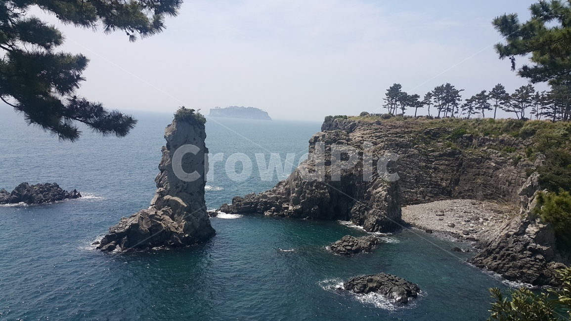 제주도,외돌개,절벽,바다,절경,풍경,배경,힐링,자연,파도,자연,풍경,nature,landscape,한국자연풍경,한국자연경관,korea nature landscape,promontory,곶,outdoors,옥외,land,땅,ocean,대양,water,물,sea,shoreline,해안선,cliff,낭떠러지