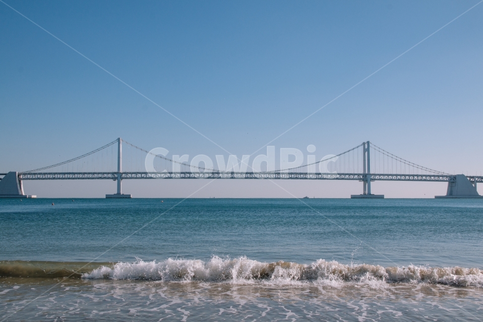 광안리,부산,파도,해수욕장,겨울바다,바다,하늘,광안대교,자연,풍경,nature,landscape,한국자연풍경,한국자연경관,korea nature landscape,해변,바다,beach,sea,랜드마크,landmark,tourist attraction,한국랜드마크,한국관광지,한국명소,korea landmark,korea tourist attraction,감성,sensible,feeling,water,물,ocean,대양,outdoors,옥외,shoreline,해안선