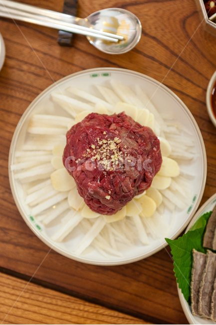 육회,한식,한국식생고기,식품,신선한,맛있는,맛좋은,요리,식사,소고기,음식,식재료,요리,food,cook,meal,dishes,food reserves,육류,고기,meat
