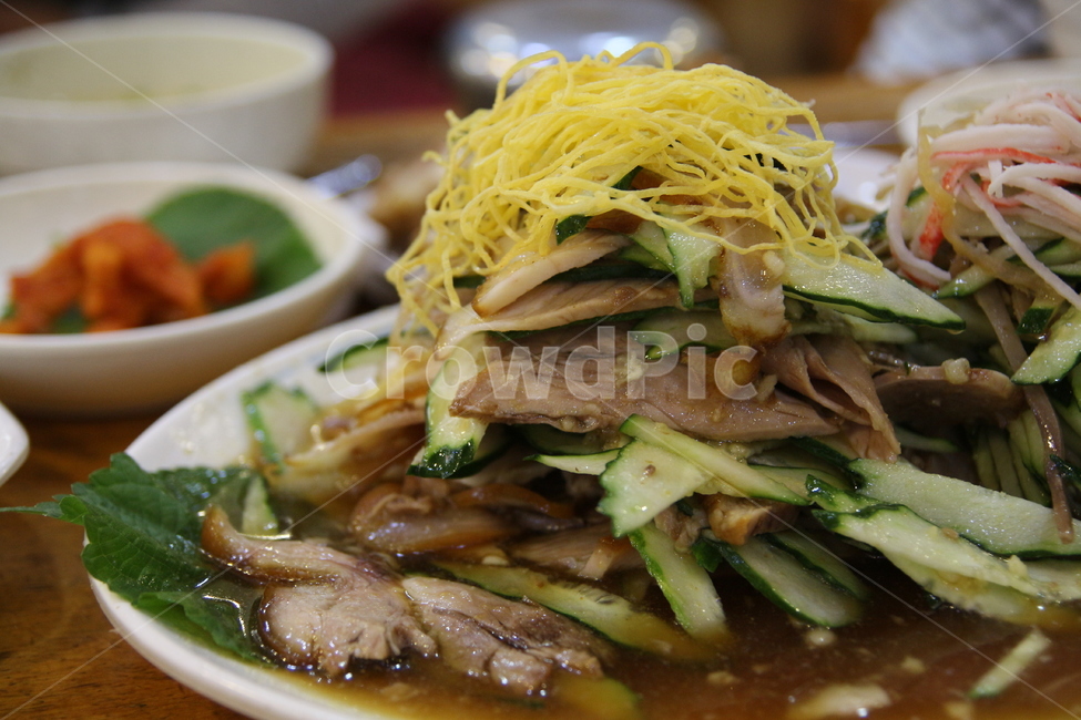 음식,접사,족발,부산,냉체족발,오이,고기,맛있음,음식,식재료,요리,food,cook,meal,dishes,food reserves,육류,고기,meat,한식,한국음식,한국요리,korean food,korean dishes,korean meal,korean cook
