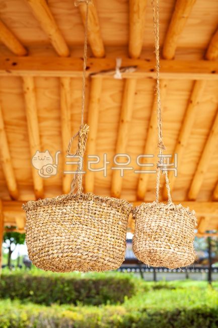 ceiling,close up,Mangtaegi,rope,straw,house,Namsangol Hanok Village,crafts,outdoor,eaves,Hanok