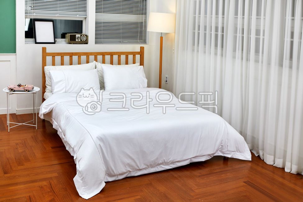 studio,bed,sunshine,woodenbed,inside,furniture,modern architecture,wood,modernarchitecture,tree,It is comfortable,wooden bed,one room,light,comfortable,plant,interiordesign,indoor,curtain,rentalstudio,interior,bedding,pot,living room,Rental Studio,livingr
