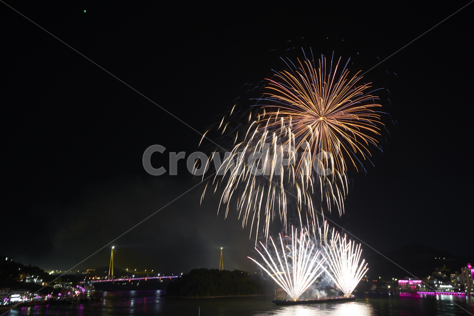 Yeosu night sea,Fireworks festival,night sea,Yeo su,Firecracker