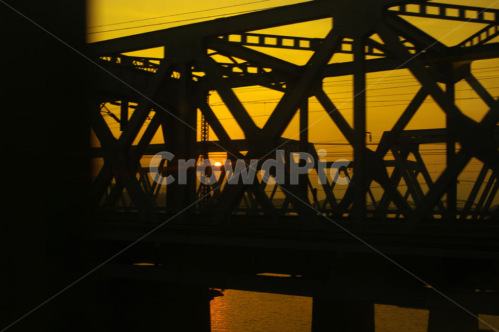 노을,철골,다리,기차,하늘,실루엣,그림자,silhouette,shadow,건축물,건물외관,exterior,building,structure,architecture,construction