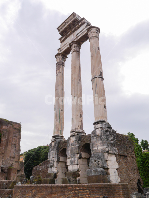 travel destination,ancient architecture,ancient rome,world cultural heritage,Historic sites,Roman era,construct,Foro Romano,ancient,building,Rome,Cultural Heritage,ruins,Italy,Tourist destination,Roman ruins,europe