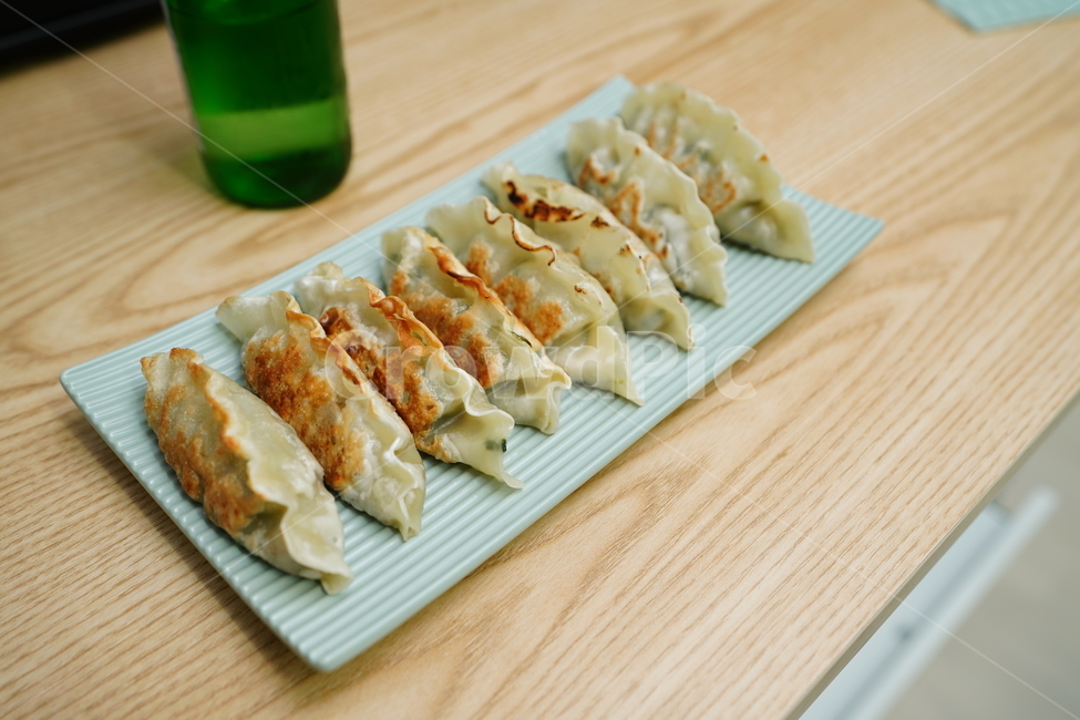 음식,만두,군만두,접시,먹거리,푸드,간식,술안주,안줏거리,식탁,food,먹방,플레이팅,요리,음식,식재료,요리,food,cook,meal,dishes,food reserves,디저트,간식,후식,dessert,snack