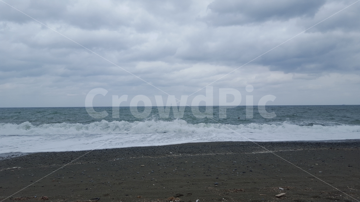 먹구름,하늘,바다,파도,해안,해변,몽돌,자갈,자연,풍경,nature,landscape,해변,바다,beach,sea,ocean,대양,water,물,outdoors,옥외