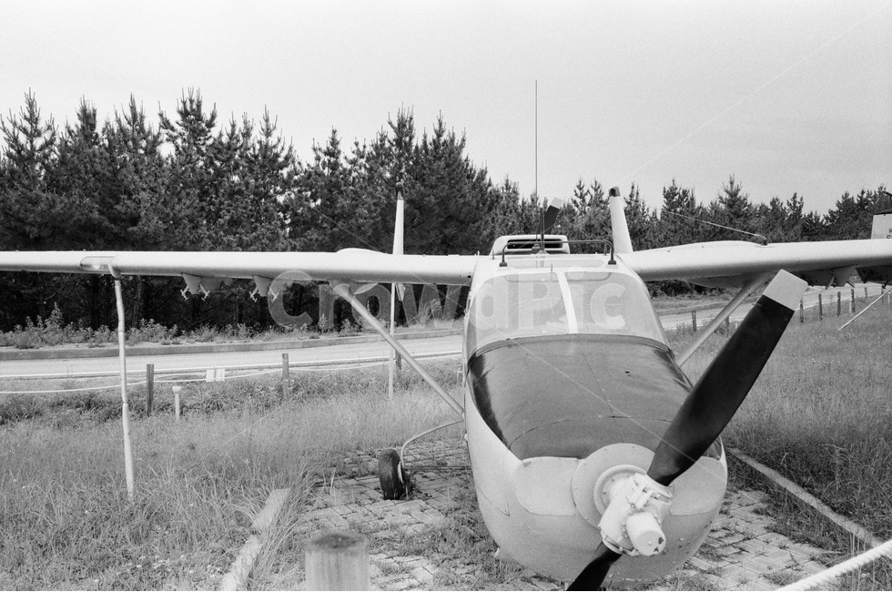흑백,비행기,옛날,필름카메라,헬기,흑백,모노톤,monochrome,black and white,교통,교통수단,traffic,transportation