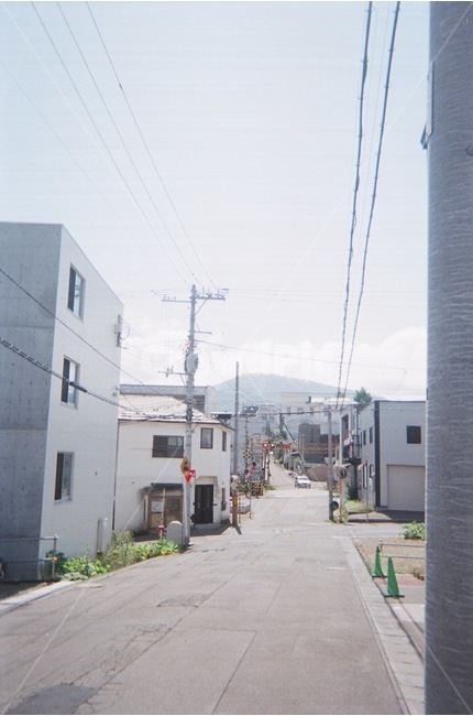 마을,일본,길,도로,동네,하늘,여름,필름,필름사진,골목길,alley,해외,외국,세계,foreign,oversea,world,town,도시,road,city,시티,street,거리,building,건물,urban,어반