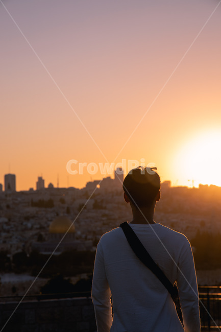 이스라엘,노을,석양,골든타임,올리브산,승천산,라라랜드,색감,사람,인물,인간,human,person,남성,남자,man,male,고독함,외로움,쓸쓸함,우울함,슬픔,lonely,solitary