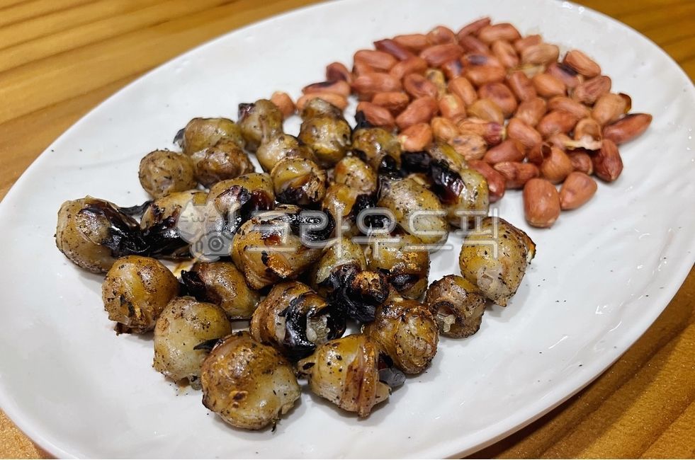 Roasted Peanuts,Drink snacks,dry snacks,Butter grilled squid,snack,Grilled squid,Beef bowl,food,dried fish,Butter grilled,stirfry,Stirfried Peanuts,peanut,squid mouth,roast
