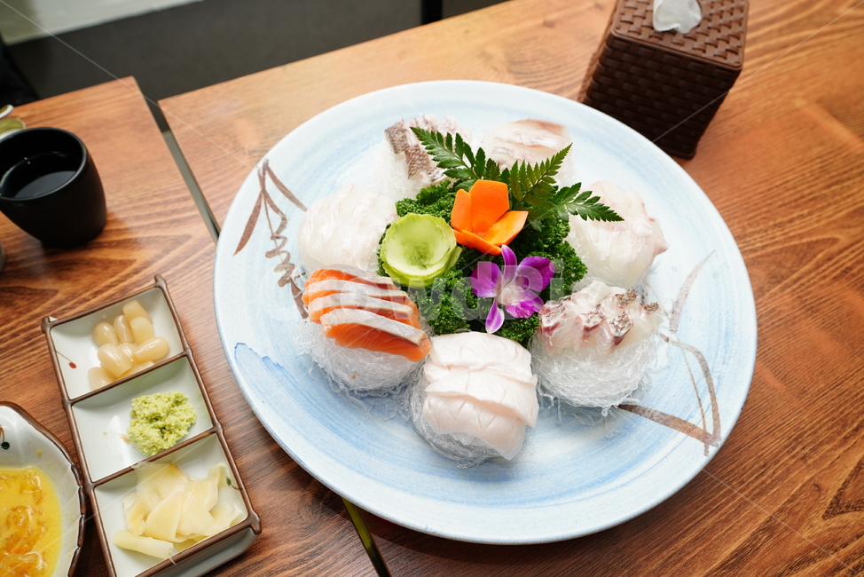 회,생선,안주,술안주,안주거리,음식,fish,날것,접시,먹거리,food,음식,식재료,요리,food,cook,meal,dishes,food reserves,일식,일본음식,일본요리,Japanese food,Japanese dishes,Japanese meal,Japanese cook