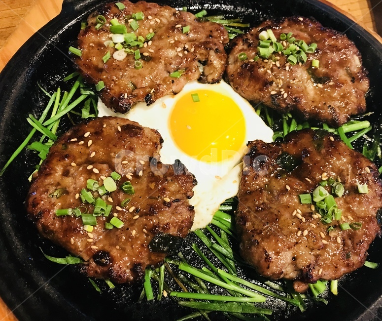떡갈비,갈비,고기,철판구이,갈비정식