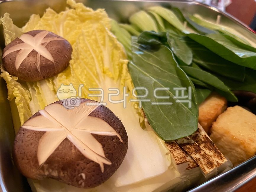 스끼야끼,스끼야끼채소,버섯,배추,천경채,어묵