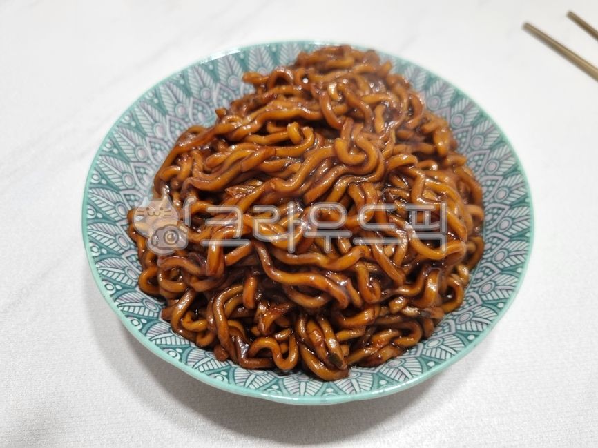 plate,그릇,짜장면,자장면,짜파게티,짜짜로니,로스팅짜장면,food,cooking,음식,요리,jjajangmyeon,jajangmyeon,chapagetti,jazzaroni,roastingjajangmyeon,면요리,noodledish,blackbeansaucenoodles,중국요리,chinesecuisine,Jjajangmyeon,중국음식,chinesefood,Chinesedishes,Chinesecooking,중식,맛있는음식,deliciousfood