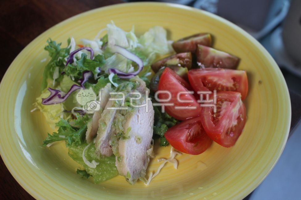 meal,salad,dish,healthy food,plate,Chicken breast salad,food