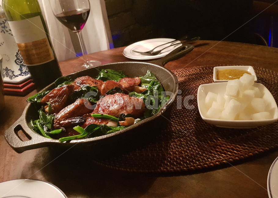 chicken,치킨,파티음식,food,party,음식,식재료,요리,food,cook,meal,dishes,food reserves,양식,서양음식,서양요리,western food,western dishes,western meal,western cook