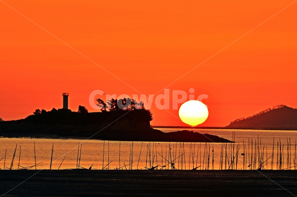 outdoors,옥외,landscape,nature,자연,scenery,sky,하늘,redsky,붉은하늘,weather,날씨,경치,경관,풍경,향화도,닭섬,등대,향화도일몰,노을,오여사,오메가,해넘이,dusk,황혼,sunset,일몰,자연,풍경,nature,landscape,한국자연풍경,한국자연경관,korea nature landscape