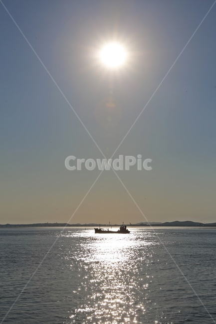 태양,바다,배,햇빛,하늘,sun,sea,ship,sunlight,sky,자연,풍경,nature,landscape,교통,교통수단,traffic,transportation,light,빛,flare,플레어