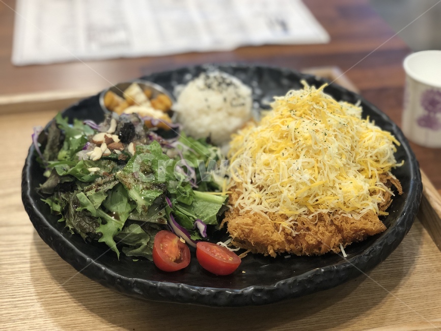 돈까스,치즈돈까스,눈꽃돈까스,샐러드,음식,food