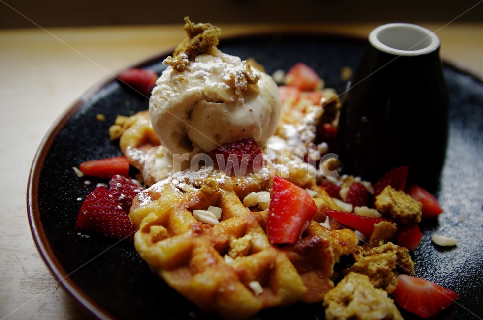 브런치,카페,와플,아이스크림와플,달콤한,딸기와플,맛있는,작은행복,cafe,waffle,icecreamwaffle,sweet,strawberrywaffle,brunch,음식,식재료,요리,food,cook,meal,dishes,food reserves,디저트,간식,후식,dessert,snack