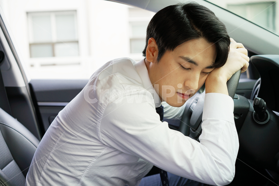 운전,차,차량,자동차,남자,남성,사람,직장인,출근,졸림,졸음운전,피곤,휴식,졸음쉼터,운전자,사람,인물,인간,human,person,남성,남자,man,male,교통,교통수단,traffic,transportation,비즈니스,사업,business,service,work