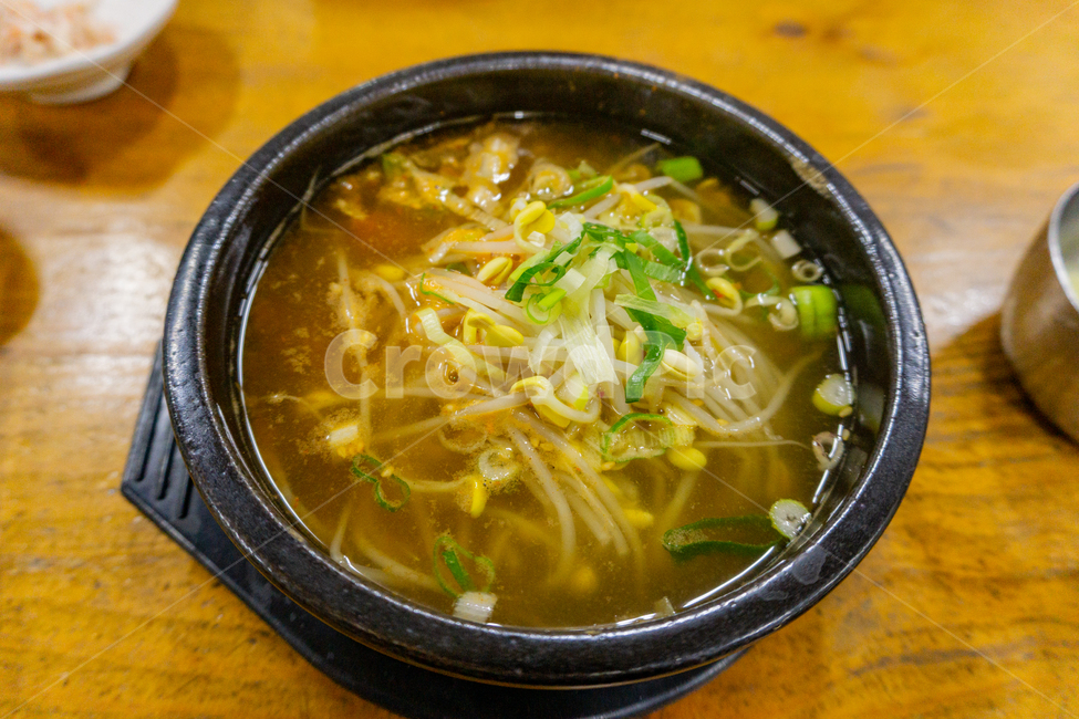 콩나물국밥,콩나물해장국,전주,전주콩나물국밥,콩나물국,전주왱이콩나물국밥,뚝배기,국밥,국,음식,food,kongnamulgukbap,beansproutandricesoup,beansprout,콩나물,해장국,해장,soup,koreasoup,음식,식재료,요리,food,cook,meal,dishes,food reserves,한식,한국음식,한국요리,korean food,korean dishes,korean meal,korean cook